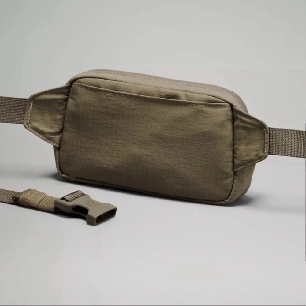 Lululemon mini belt bag - Picture 4 of 4